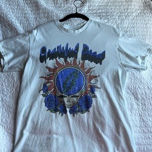 T-Shirt (Graphic). Size: S